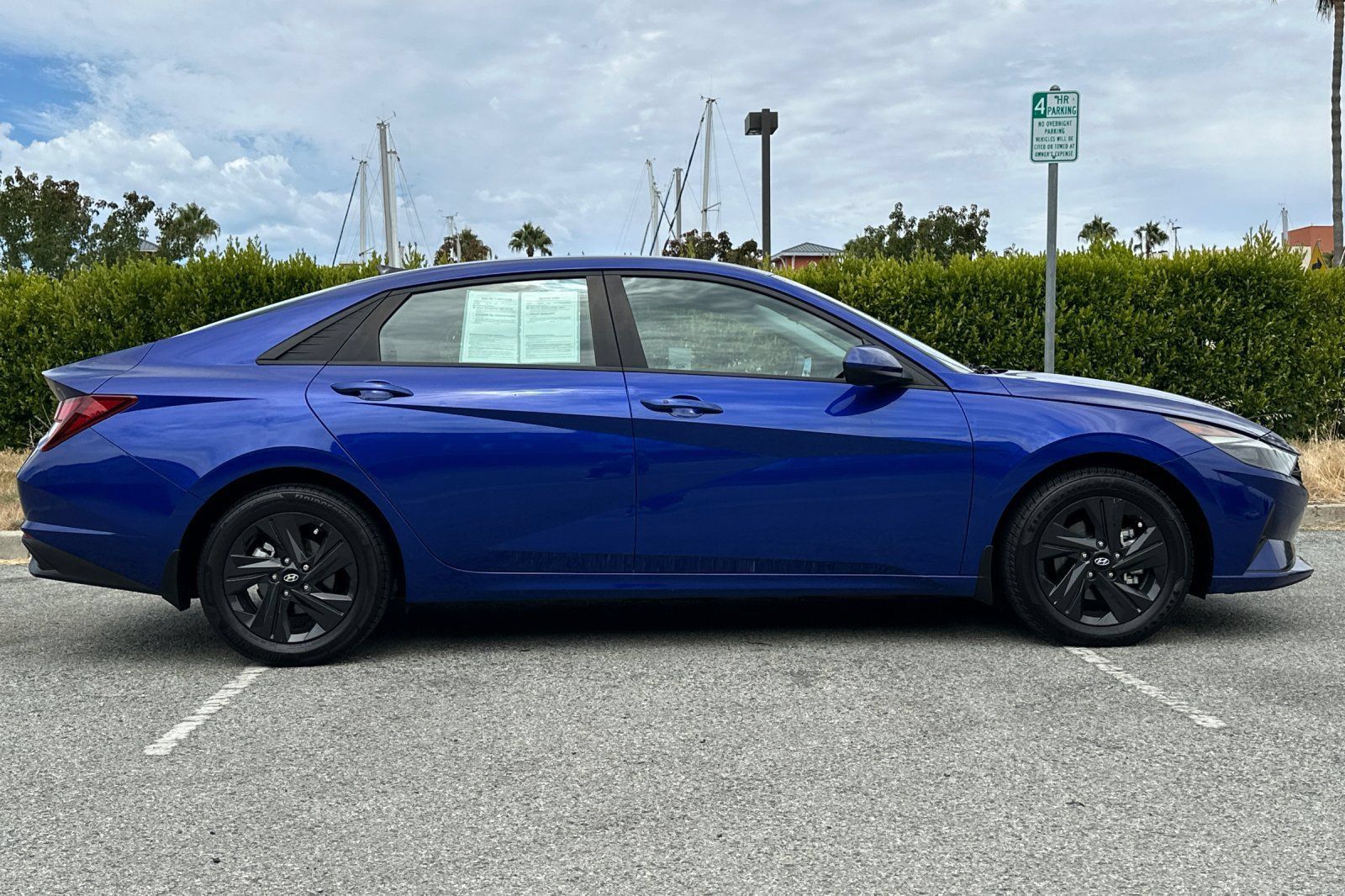 Used 2023 Hyundai Elantra SEL FWD image 3