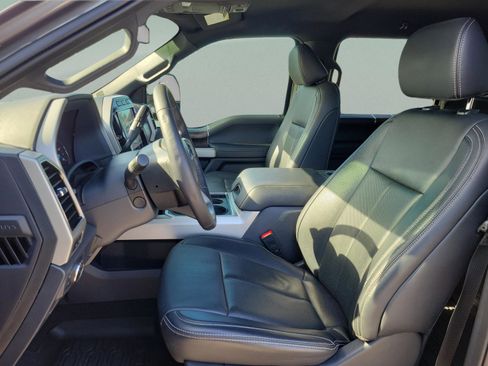 Certified 2022 Ford F350 Lariat w/ Black Appearance Package image 7