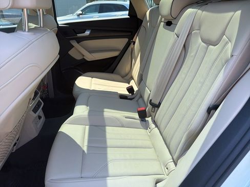 Used 2024 Audi Q5 2.0T Premium w/ Convenience Package AWD/4WD image 7