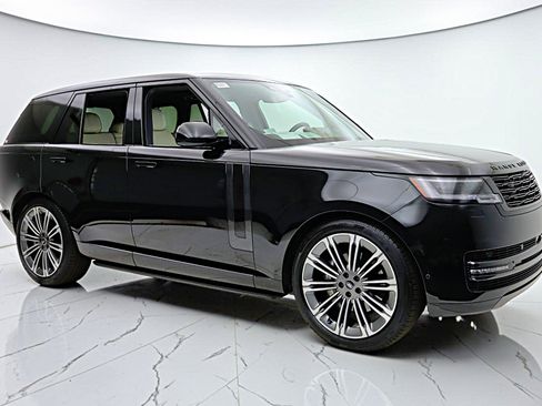Used 2025 Land Rover Range Rover SE AWD/4WD image 17