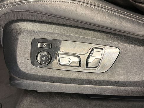 Used 2025 BMW X5 xDrive50e AWD/4WD image 12
