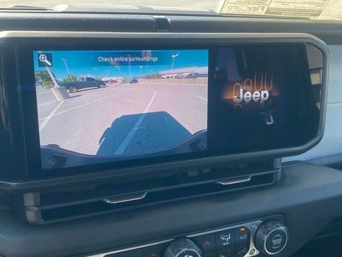 New 2025 Jeep Gladiator Willys image 21