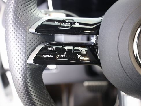 Certified 2025 Mercedes-Benz GLC 300 4MATIC image 10