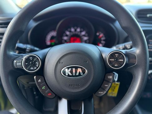 Used 2019 Kia Soul FWD image 22