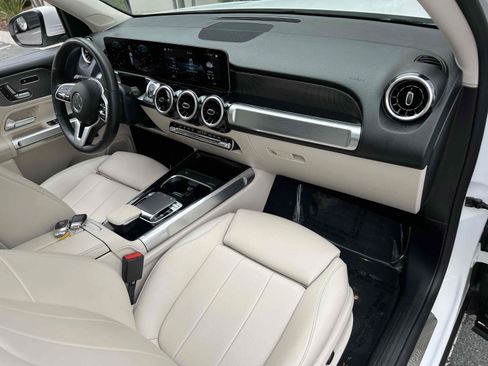 Used 2020 Mercedes-Benz GLB 250 4MATIC image 4