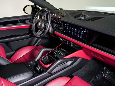 Certified 2025 Porsche Cayenne Coupe AWD/4WD image 14
