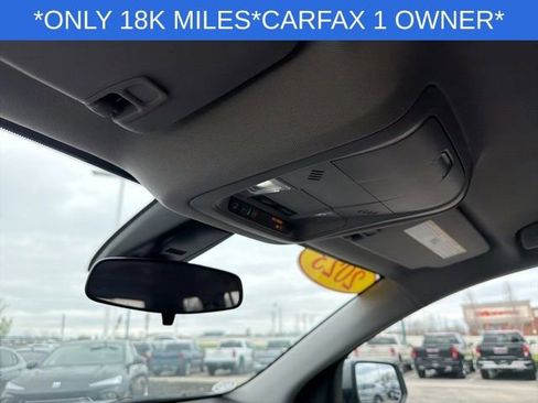 Used 2023 GMC Acadia SLE image 33