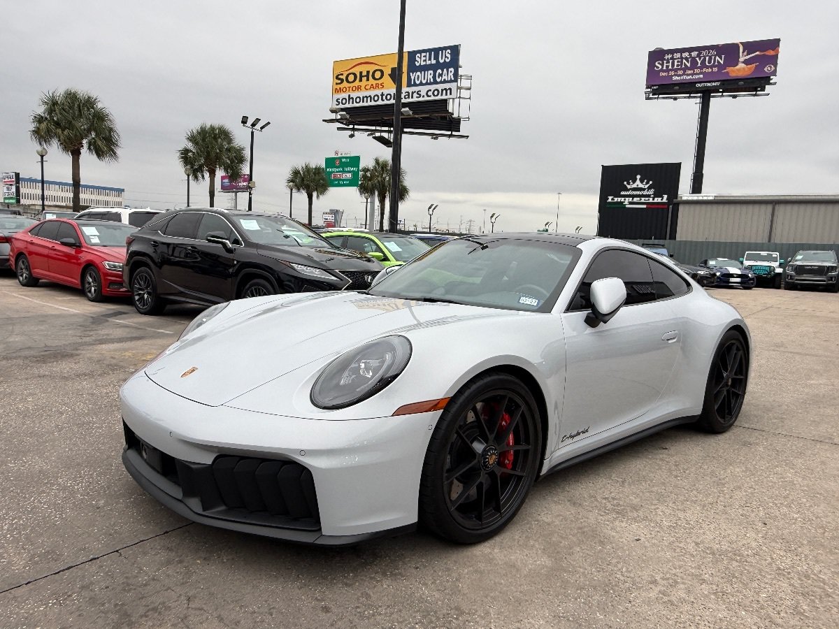 Used 2025 Porsche 911 Carrera 4 GTS AWD/4WD image 7