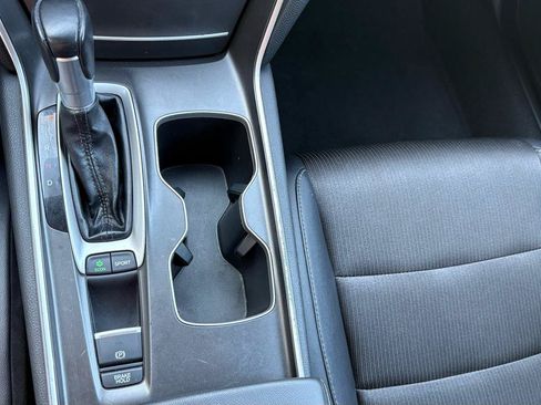 Used 2020 Honda Accord Sport image 24