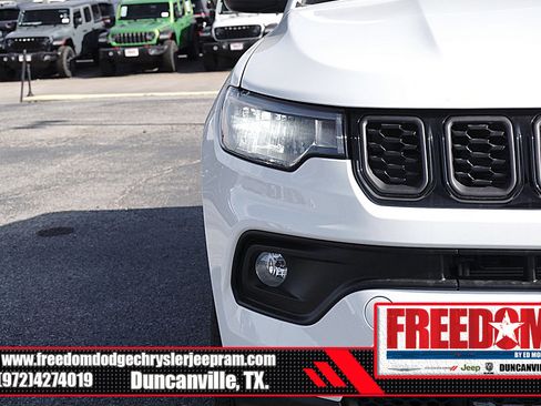 New 2026 Jeep Compass Latitude image 43