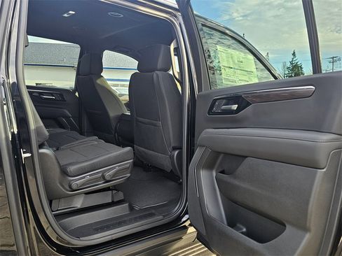 New 2026 Chevrolet Suburban LS image 15