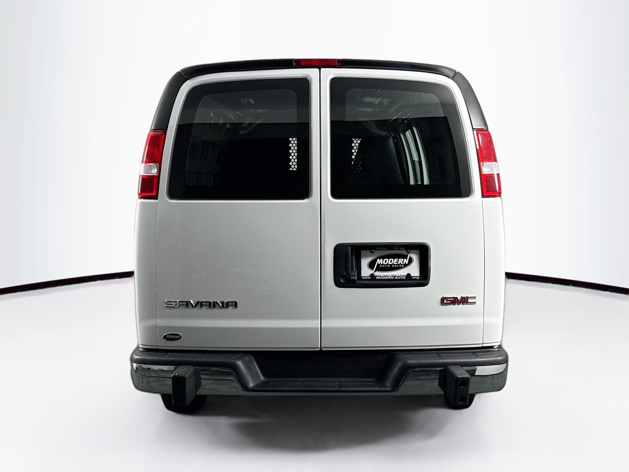 Used 2025 GMC Savana 2500 w/ Driver Convenience Package RWD image 14