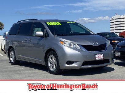 Used 2013 Toyota Sienna LE w/ Towing Pkg