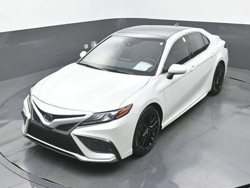Used 2021 Toyota Camry XSE FWD image 33