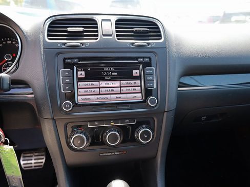 Used 2010 Volkswagen GTI 4-Door image 15