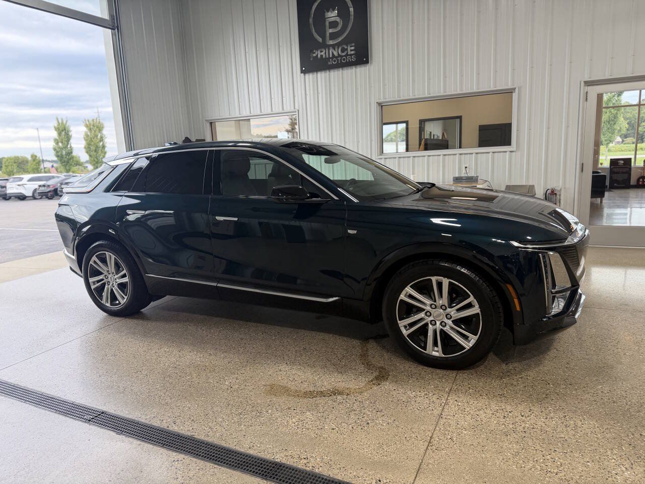 Used 2024 Cadillac Lyriq Tech w/ LPO, Floor Liner Package AWD/4WD image 5