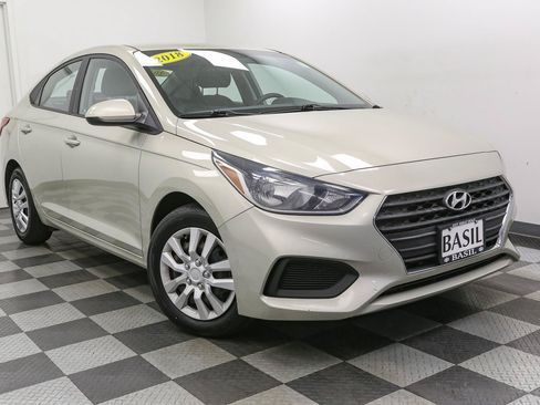 Used 2018 Hyundai Accent SE FWD image 2