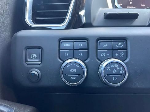 Used 2024 GMC Sierra 2500 Denali w/ Denali Reserve Package AWD/4WD image 32