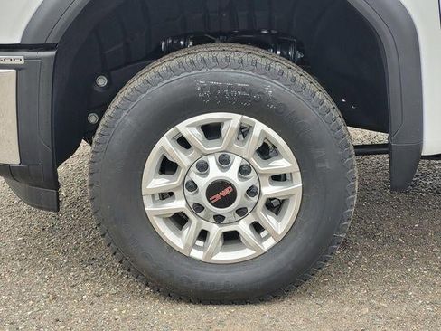 New 2025 GMC Sierra 2500 Pro w/ Convenience Package image 10