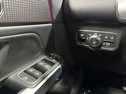 Certified 2023 Mercedes-Benz GLB 250 4MATIC image 15