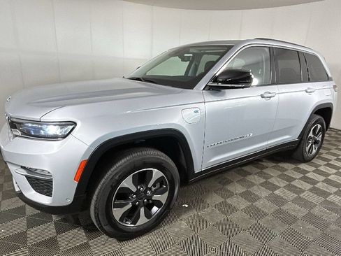 Used 2023 Jeep Grand Cherokee 4WD 4xe w/ Luxury Tech Group II image 8