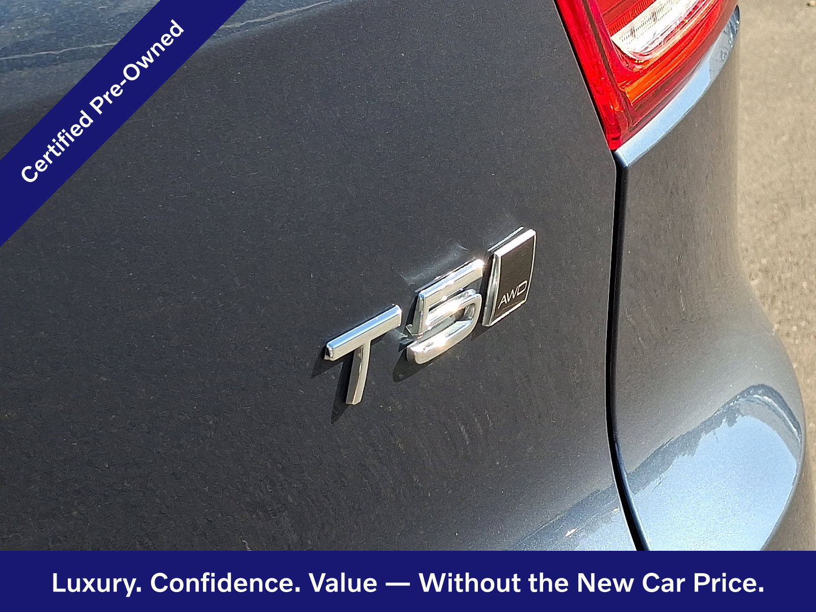 Certified 2022 Volvo XC40 T5 Momentum w/ Premium Package AWD/4WD image 31