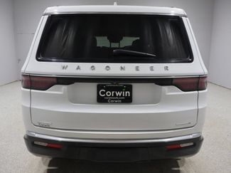 Used 2023 Jeep Wagoneer Series III w/ Premium Group I AWD/4WD video 3