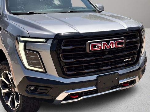 Used 2025 GMC Yukon AT4 Ultimate w/ LPO, Floor Liner Package AWD/4WD image 29