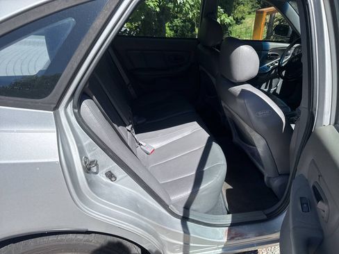 Used 2004 Hyundai Elantra GT FWD image 10