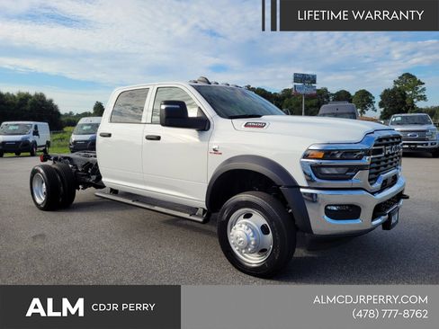 New 2025 RAM 4500 Tradesman w/ Safety Group AWD/4WD image 19