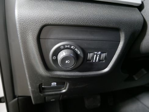 Used 2024 Jeep Grand Cherokee Limited AWD/4WD image 26