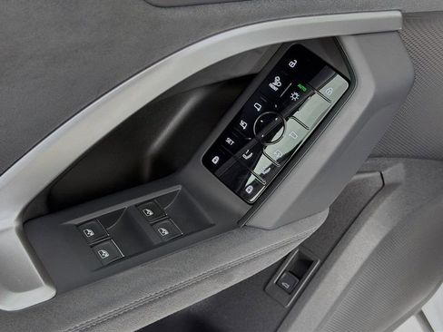 Certified 2025 Audi SQ5 Premium Plus image 18