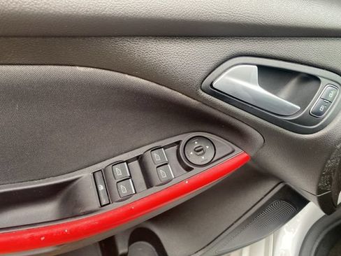 Used 2016 Ford Focus ST FWD image 27