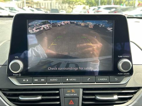 Used 2023 Nissan Altima 2.5 SR FWD image 21