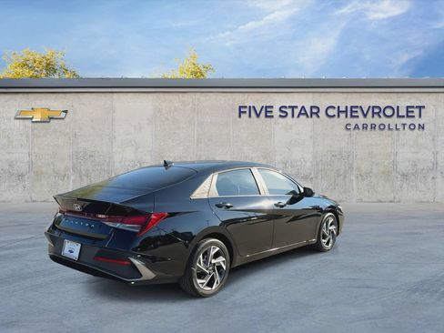 Used 2025 Hyundai Elantra Sport FWD image 8