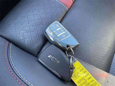 Used 2024 Chevrolet Traverse RS image 34