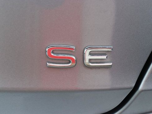 Used 2024 Volkswagen Jetta SE FWD image 54