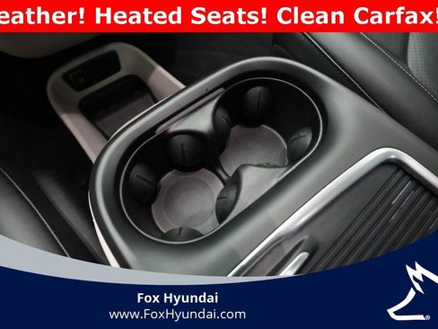 Used 2024 Chrysler Pacifica Touring-L image 17