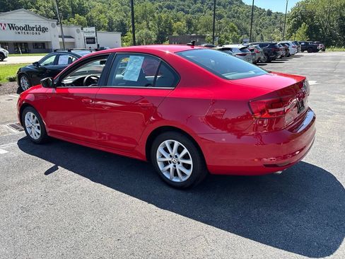 Used 2015 Volkswagen Jetta SE FWD image 3