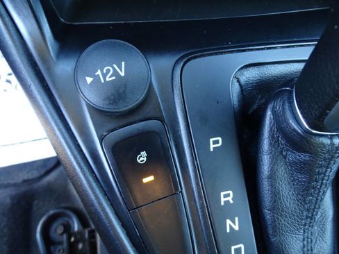 Used 2018 Ford Focus SE w/ SE Winter Package image 25