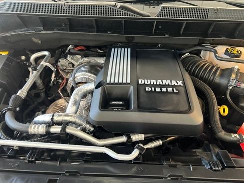 Used 2023 Chevrolet Silverado 1500 High Country w/ Technology Package AWD/4WD image 34