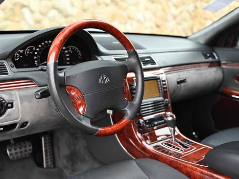 Used 2005 Maybach 57 RWD image 12
