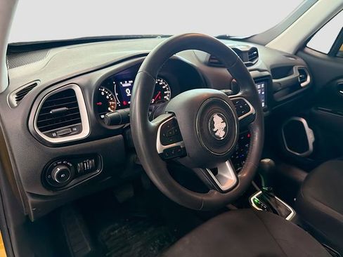 Used 2018 Jeep Renegade Latitude image 9