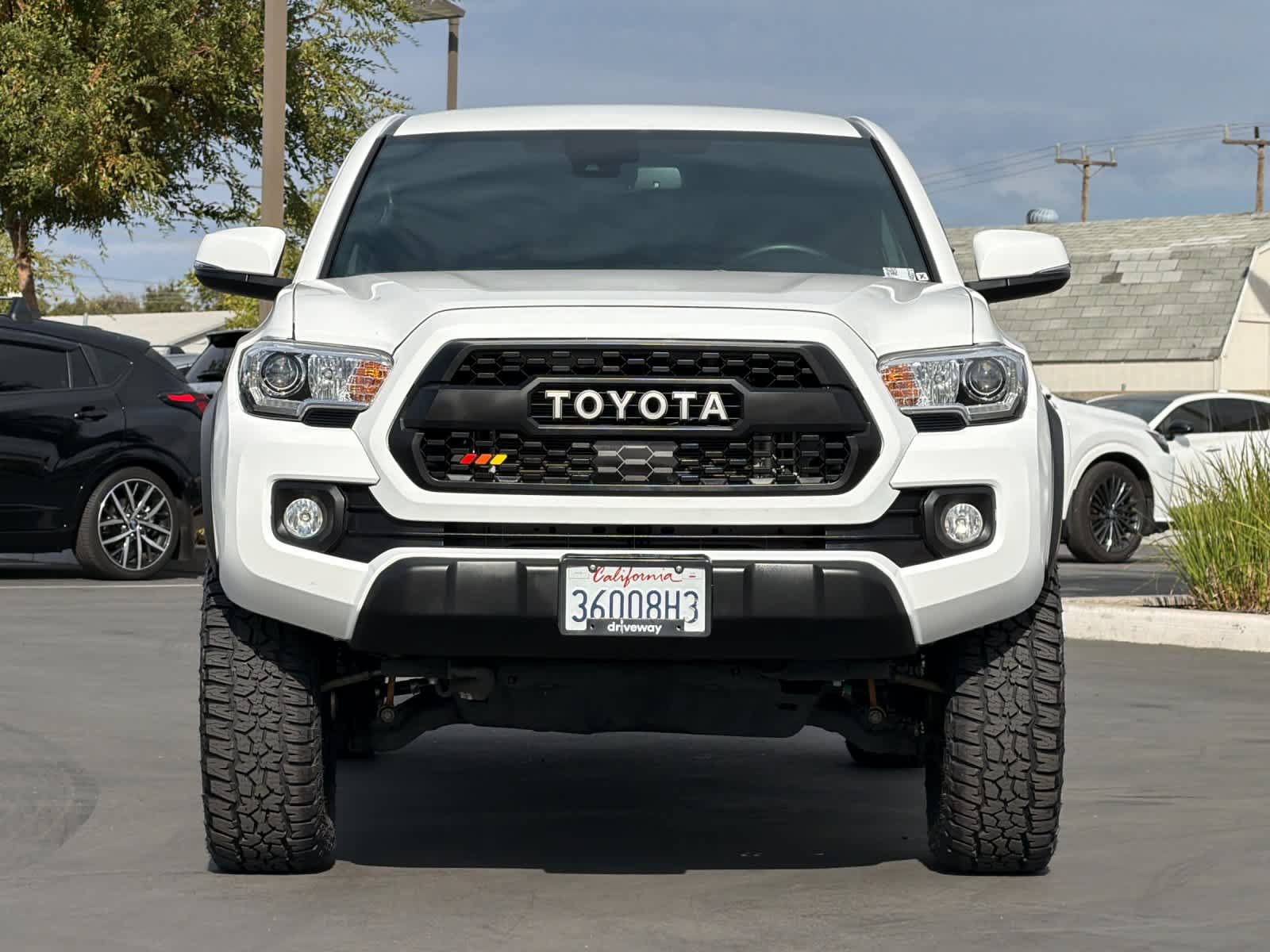 Used 2021 Toyota Tacoma TRD Off-Road w/ Technology Package AWD/4WD image 10
