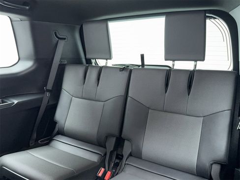 Used 2025 Lexus GX 550 image 47