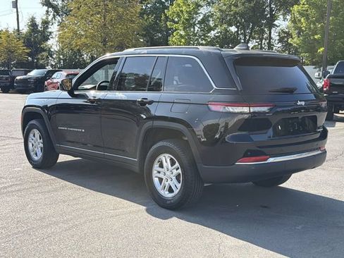 Used 2025 Jeep Grand Cherokee Laredo w/ Luxury Tech Group I RWD image 11