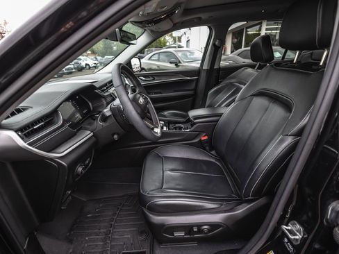 Used 2023 Jeep Grand Cherokee L Limited w/ Luxury Tech Group II AWD/4WD image 22