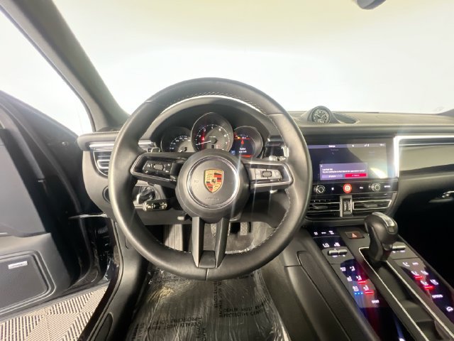 Used 2024 Porsche Macan AWD/4WD image 14