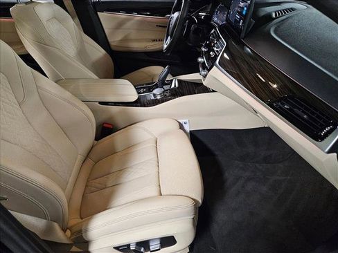 Certified 2023 BMW 530i w/ Premium Package RWD image 22