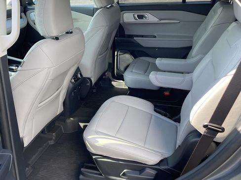New 2026 Ford Explorer Active w/ Active Comfort Package AWD/4WD image 17